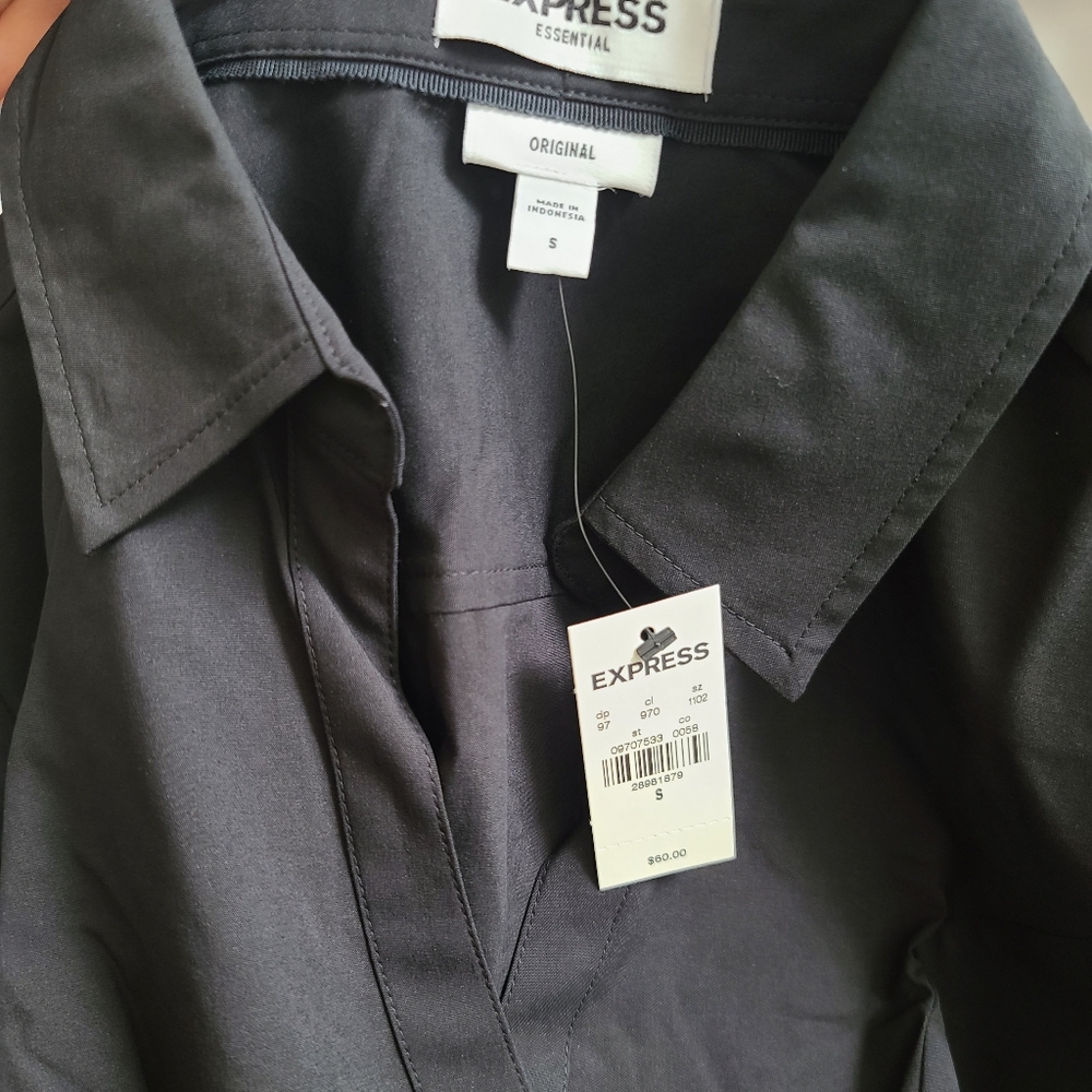 Essential Shirt - Picture 3 of 4